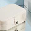 Kép 8/12 - Ékszer tároló tok PU bőr ékszerdoboz rendszerező nyaklánchoz fülbevaló gyűrűhöz karkötő fülcsavarok óra rúzsokhoz - Világos kék