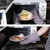 Kép 10/11 - Konyhai pamut szilikon sütőkesztyű, hőálló, csúszásmentes grillkesztyű edényfogó 1 pár sütőkesztyű 2 edénytartó - Szürke