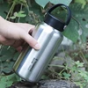 Kép 17/18 - TOMSHOO 1050 ml-es rozsdamentes acél szivárgásmentes sportpalack szabadtéri kempingezéshez túrázáshoz, hátizsákkal, kerékpározáshoz, fitneszhez
