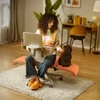 Kép 2/10 - NEWTRAL Freedom-X-FF keresztlábas szék kartámasszal és kerekekkel, dönthető, laptop tálcával, otthoni irodához, relaxhoz - Narancs