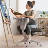 Kép 5/11 - NEWTRAL Freedom-X-FP keresztezett lábas szék karfa nélkül, ergonomikus többtesthelyzetes irodai szék állítható laptop tálcával – Sötétszürke