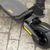 Kép 15/15 - CUNFON RS500 elektromos roller – 500W motor, 36V 13Ah akku, 56 km hatótáv, 40 km/h, 9.5" kerék, 15° emelkedő, tárcsafék, 100 kg teherbírás