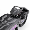 Kép 20/20 - APEFOX T90 elektromos roller – 2×2100W motor, 60V 31,2Ah akkumulátor, 13” kerék, 85 km/h, 100 km hatótáv, hidraulikus fékek, prémium felfüggesztés