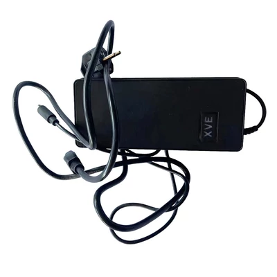 Töltő KuKirin C1 Pro elektromos rollerhez – gyors és biztonságos akkumulátortöltés