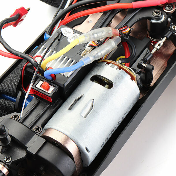 EU ECO Raktár - Wltoys 144001 1/14 2.4G 4WD Nagy sebességű RC Drift autó 60 km/h Bővített akkumulátor 7,4 V 2600 Mah - Kék