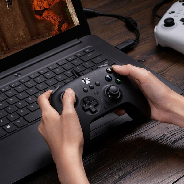 8Bitdo Orion vezetékes vezérlő, Microsoft által engedélyezett Xbox sorozat fogantyúja PC-játékokhoz - Fekete