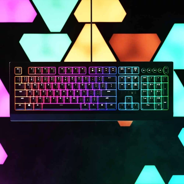 EU ECO Raktár - Razer Cynosa V2 Vezetékes Gamer BIllentyűzet RGB Háttérvilágítással - Fekete