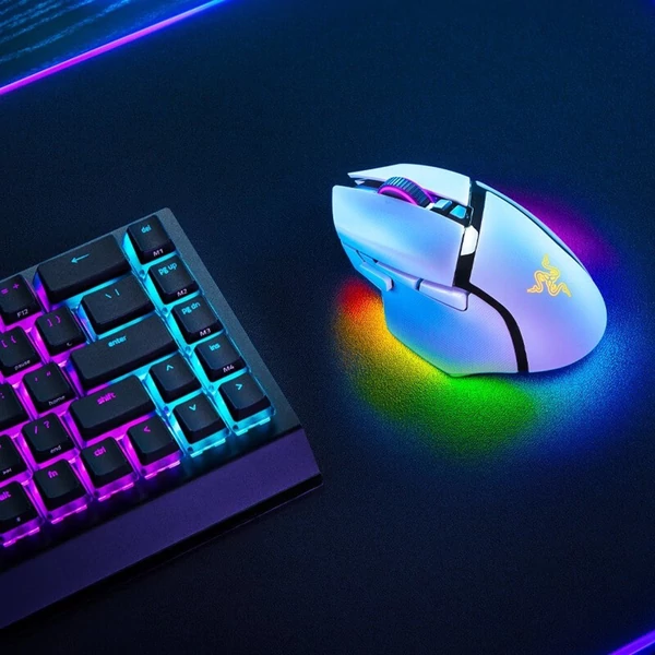 Razer V3 Pro vezeték nélküli RGB játékegér 30000 DPI optikai érzékelővel Chroma Hyperspeed Ergonomikus kialakítás 11 programozható gombbal - Fehér