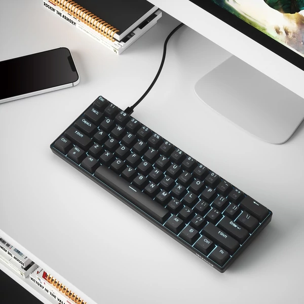 OUTEMU USB vezetékes 61 gombos mechanikus billentyűzet LED háttérvilágítással támogatja a hot swap gombot - Fekete-kék