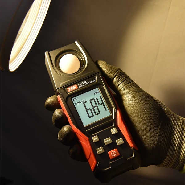TASI digitális fényerejű fénymérő rögzítési funkcióval rendelkező LCD kijelzővel 0-200 000 mérési tartomány, rugalmas érzékelő - TA630A