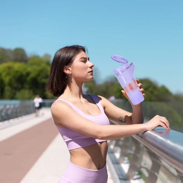 Hordozható turmixgép shake-ekhez és turmixokhoz, 4000 mAh Type-C, újratölthető 460 ml, 6 éles pengével, 22 000 fordulat/perces gyümölcscentrifuga csészével - Fekete