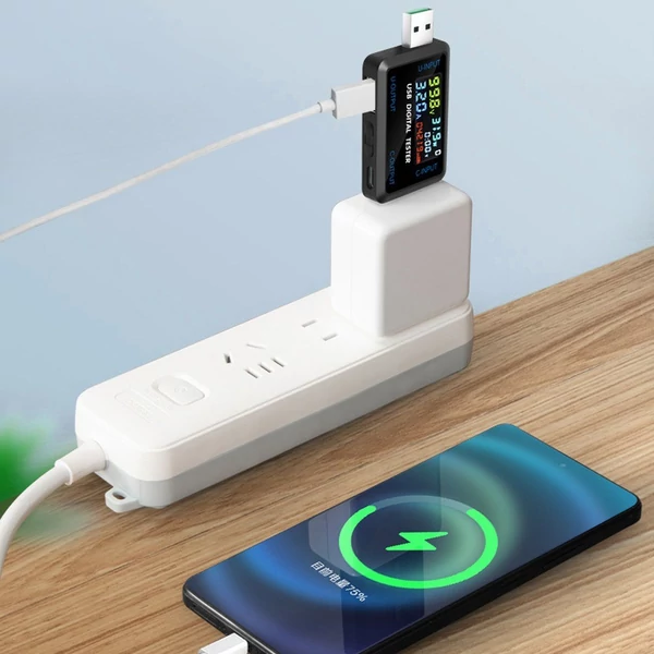 Többfunkciós USB feszültség-árammérő műszer digitális IPS kijelző kapacitásmérővel teljesítményvizsgáló 9 mérési adat tárolási funkcióval - USB port