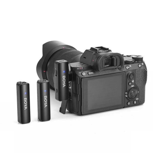 BOYA BOYALINK A2 2,4 GHz vezeték nélküli Lavalier Clip-on mikrofonrendszer 100 m átviteli hatótáv, zajcsökkentés, automatikus szinkron vevővel + 2db adó + 3db adapter