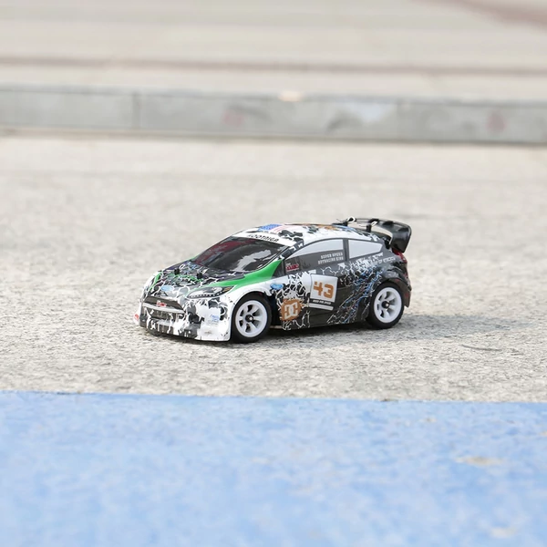 WLtoys K989 2.4G4WD 1/28 30km/h sebességű Távirányítható RC Drift Autó - Többszínű, 2 akkumulátor