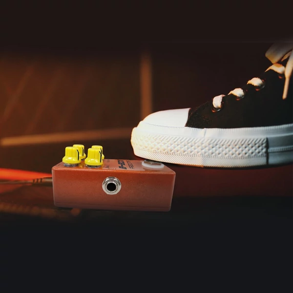 Gitár B-Box előerősítő pedál, elektromos gitár effektus pedál 4 gomb