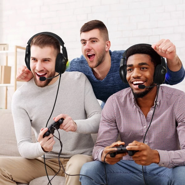 Vezetékes játékfejhallgató, E-sport fülhallgató mikrofon LED lámpával