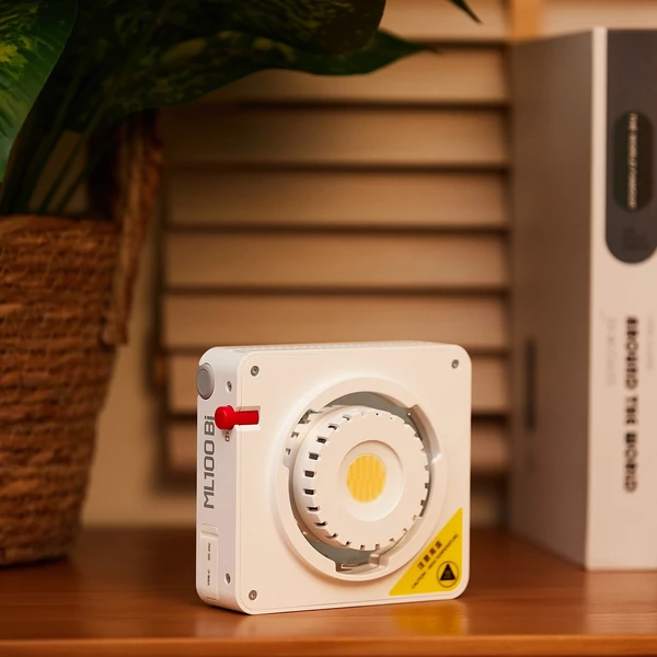 Godox ML100Bi zsebes LED videolámpa, 120 W-os kétszínű töltőlámpa
