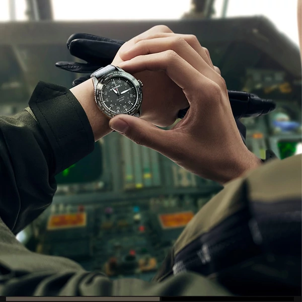 North Edge Mach Watch Pilot Watch Napelemes Férfi karóra, 50M vízálló - Fekete