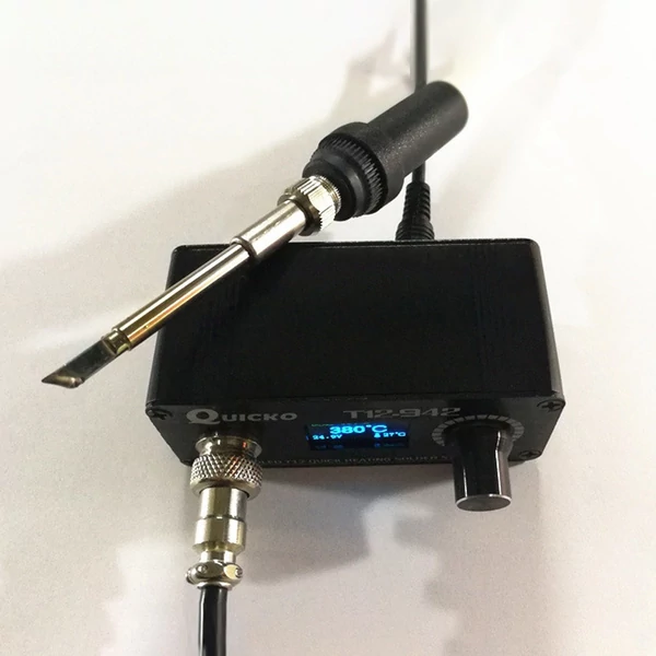 QUICKO Mini T12-942 forrasztóállomás készlet, OLED barkácsforrasztó elektromos szerszámok Hegesztővas hegy - fehér 907 műanyag fogantyú
