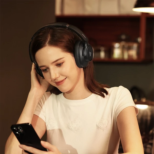 Tronsmart SOUNFII Q20S hibrid ANC fejhallgató, Bluetooth 5.3, 60 óra, Hi-Res, 90° forgó párnák, 2 eszköz, app vezérlés - Fekete