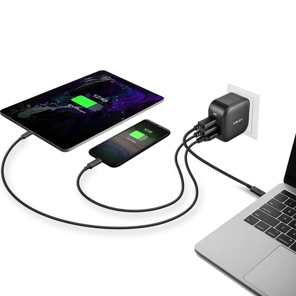 MINIX P1 GaN gyorstöltő, 65W max teljesítmény, 1×USB-A, 2×USB-C port