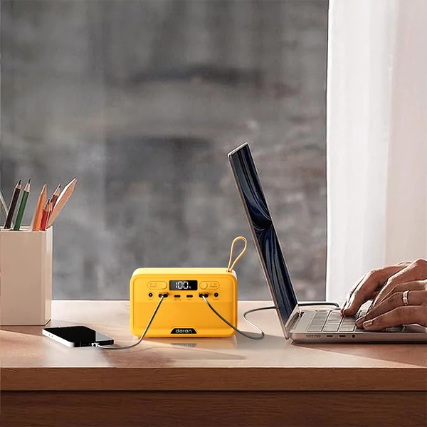 DaranEner YOUYO R100 hordozható energiaközpont 100W, 4 USB, 1 DC, 2 AC csatlakozó, 89,6Wh LiFePO4, LED, kompakt - Sárga