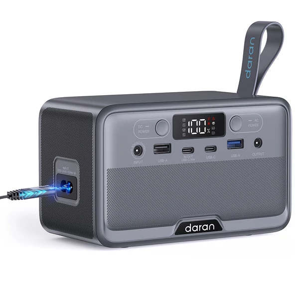 DaranEner YOUYO R100 hordozható energiaközpont 100W, 4 USB, 1 DC, 2 AC csatlakozó, 89,6Wh LiFePO4, LED, kompakt - Szürke
