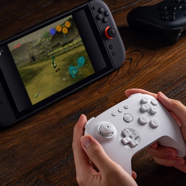 Az 8BitDo 64 Bluetooth játékkonzol kontroller Analogue 3D, Switch 1/2, Windows és Android eszközökhöz - Fehér színben