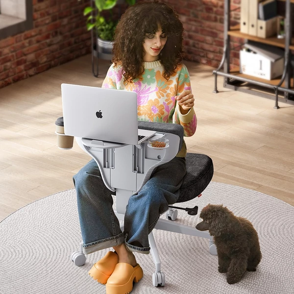 NEWTRAL Freedom-X-FP keresztezett lábas szék karfa nélkül, ergonomikus többtesthelyzetes irodai szék állítható laptop tálcával – Sötétszürke