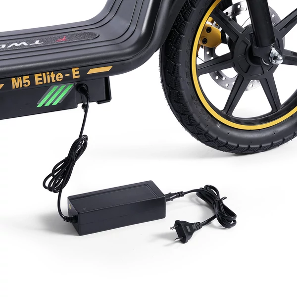 TWOFISH M5 Elite-E EEC elektromos roller üléssel és kosárral, 500W motor, 48V 13Ah akku, 40km/h, 30km hatótáv - Fekete