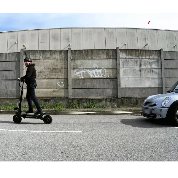 BOYUEDA S3-11 Elektromos Roller, 2x3000W Motor, 85 km/h, 60V 38Ah Akku, 120 km hatótáv, 11" terepgumi, hidraulikus fék, lengéscsillapító, LED kijelző