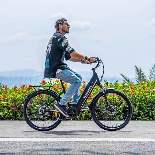 Touroll MA1 elektromos kerékpár, 250W középmotor, 36V 13Ah akkumulátor, 26” kerék, 25 km/h, 110 km hatótáv, Shimano 7 sebesség