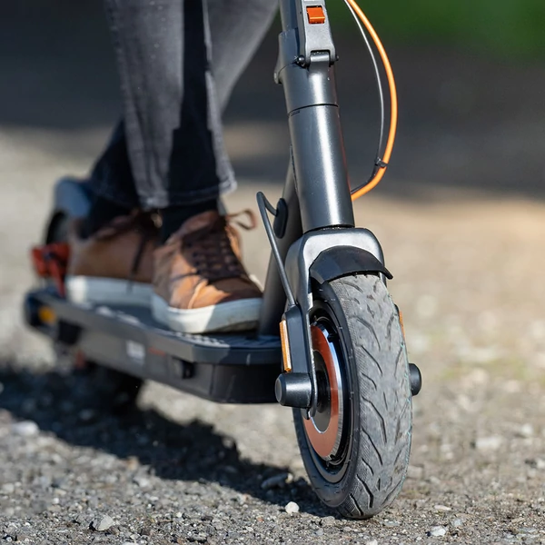 INMOTION CLIMBER elektromos roller – 2×450W motor, 36V 15Ah akku, 10" gumik, 38 km/h, 56 km hatótáv, 130 kg teherbírás