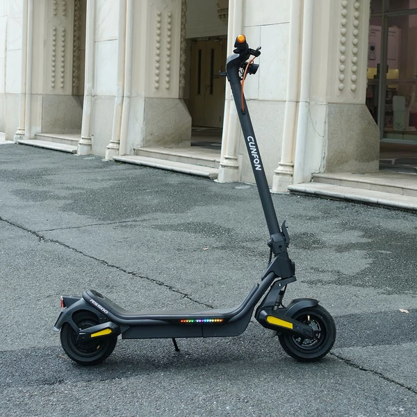 CUNFON RS500 elektromos roller – 500W motor, 36V 13Ah akku, 56 km hatótáv, 40 km/h, 9.5" kerék, 15° emelkedő, tárcsafék, 100 kg teherbírás