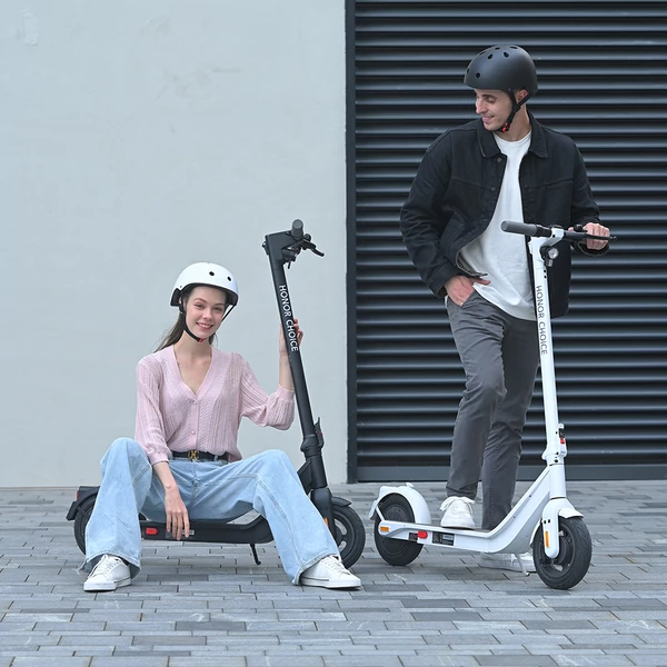 INMOTION Air elektromos roller, 350W motor, 30 km/h, 35 km hatótáv, 10" gumik, 120 kg teherbírás