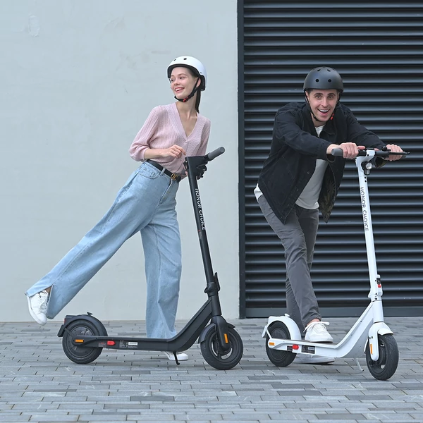 INMOTION Air elektromos roller, 350W motor, 30 km/h, 35 km hatótáv, 10" gumik, 120 kg teherbírás