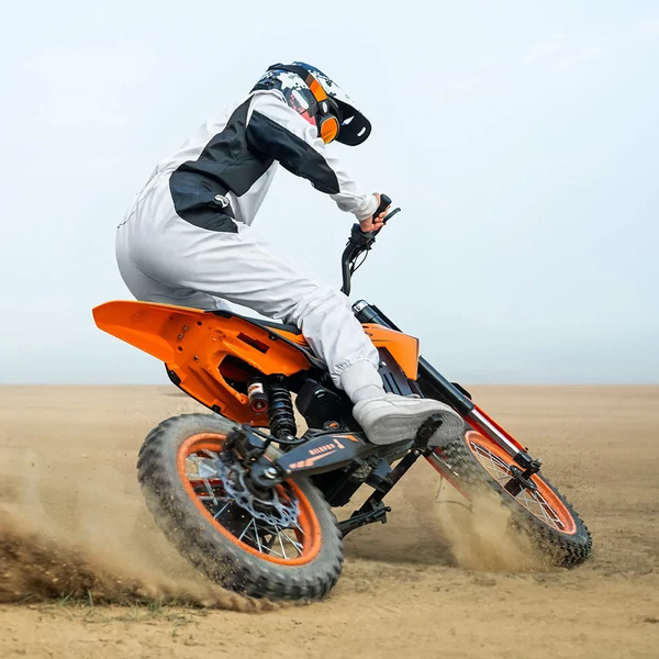 HillMiles MilePop 1 elektromos motor – 2000W, 48V 25Ah akku, 50 km/h, 70 km hatótáv, teljes felfüggesztés, hidraulikus fékek