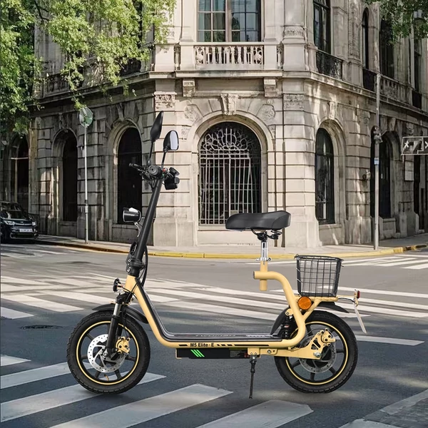 TWOFISH M5 Elite‑E EEC minősített elektromos roller üléssel és kosárral, 500W motorral, 48V 13Ah akkumulátorral, 40km/h, 30km hatótáv – Bézs
