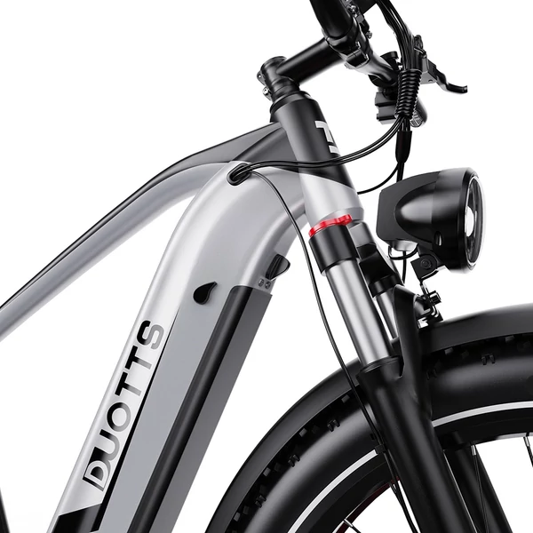 DUOTTS F26 Lite elektromos kerékpár, 500W motor, 48V 18Ah akkumulátor, 26×4.0 gumi, 50km/h, 90km hatótáv, hidraulikus fék, APP vezérlés – Ezüst‑fehér