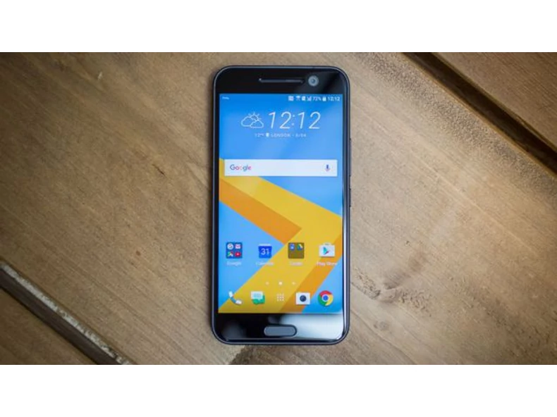 HTC 10 - A Nougat frissítés bugok miatt elmarad