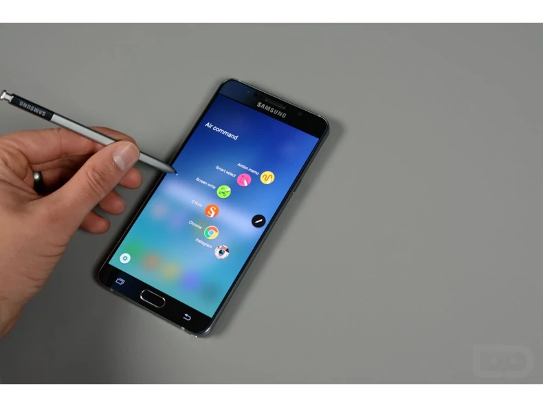 Biztonságos készülékeket ígér a Samsung