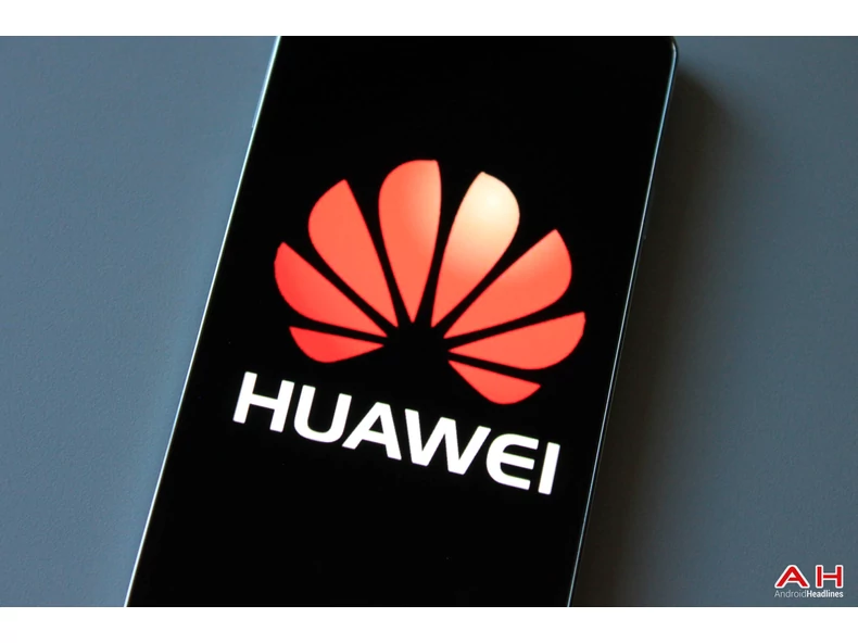 Verseny a mobilok piacán: 3. helyen a dual simes mobilokat gyártó kínai Huawei!