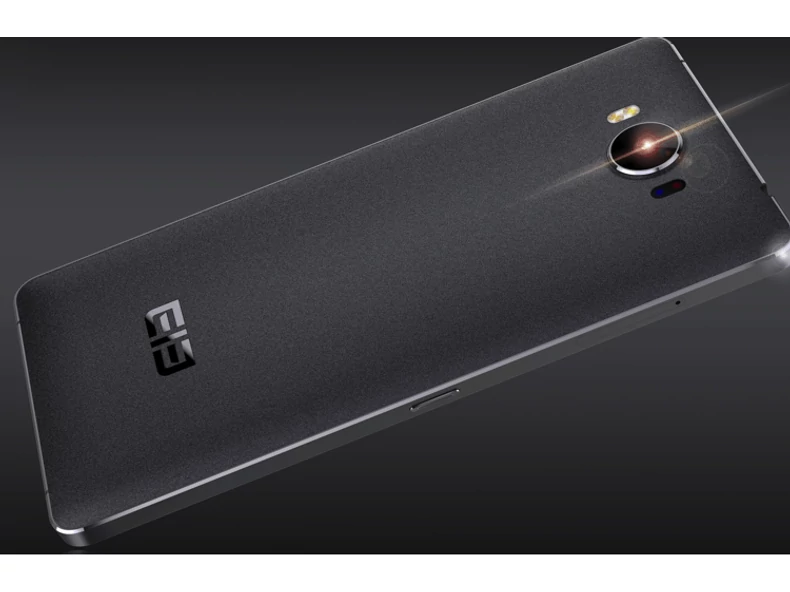 Videón az Elephone P9000 gyártási folyamata!
