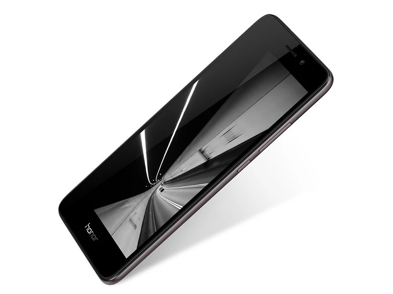 Hivatalosan bemutatkozott a fémházas Honor 5C