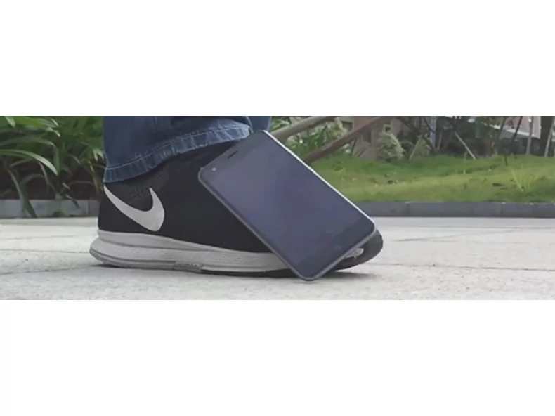 Ulefone Paris: Ütésállóság teszten a zászlóshajó! -VIDEÓ!