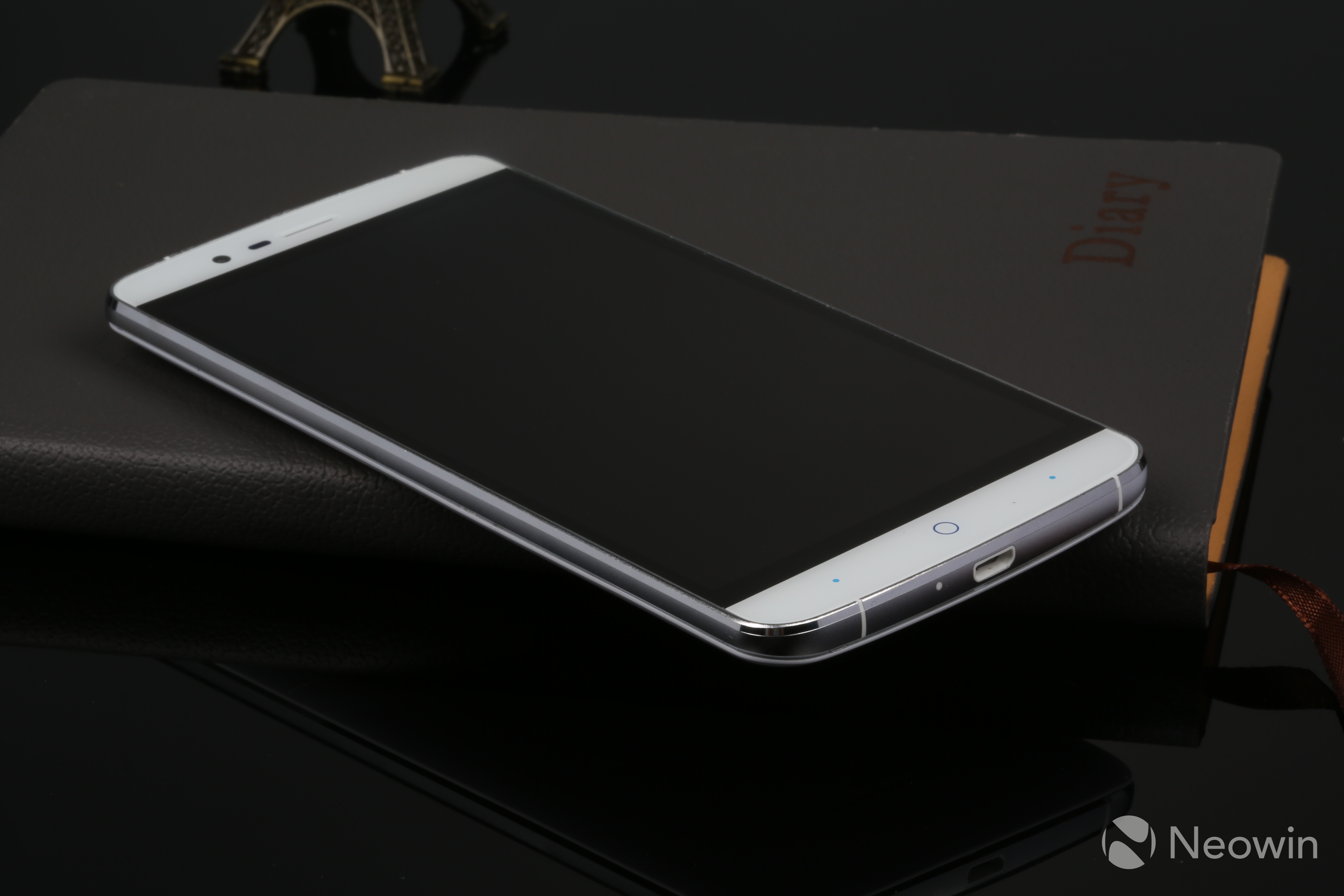Elephone P8000 előről