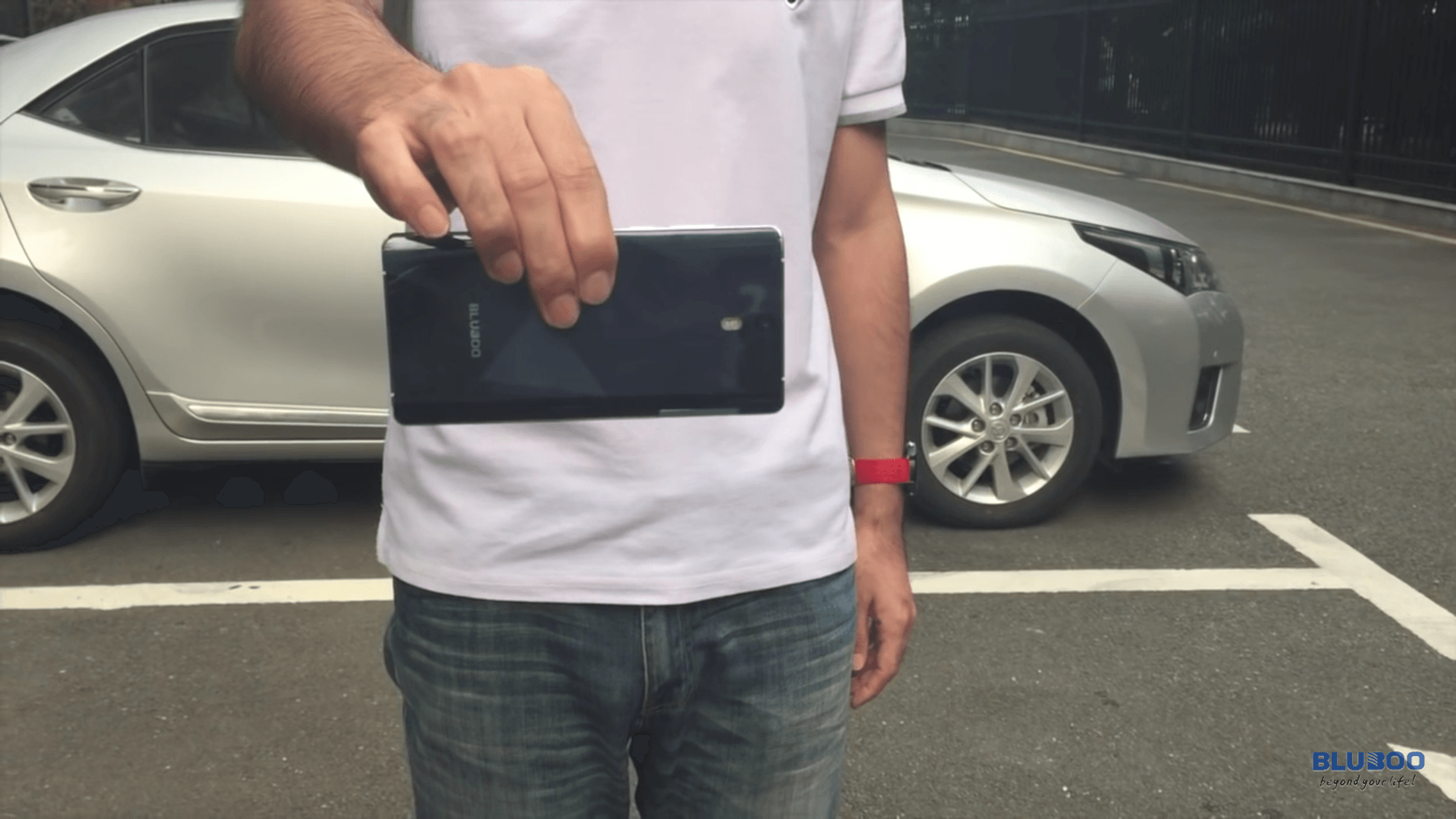 Bluboo Xtouch - 1,2 méter vízszintesen