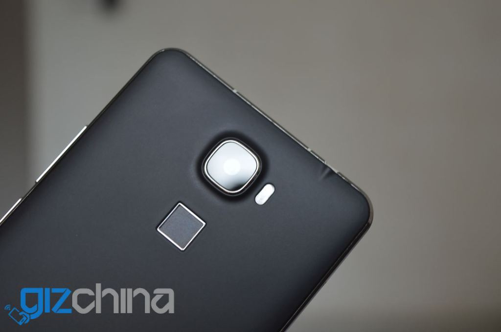 oukitel u8 hatlap