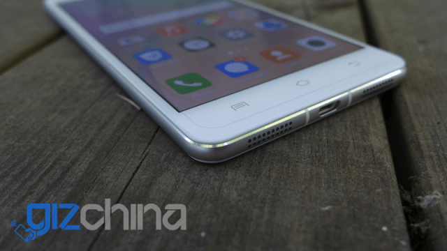 Vivo X5 Pro oldala